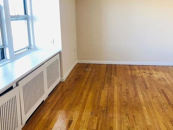 3rd image of 23-10 21st Ave #3FR