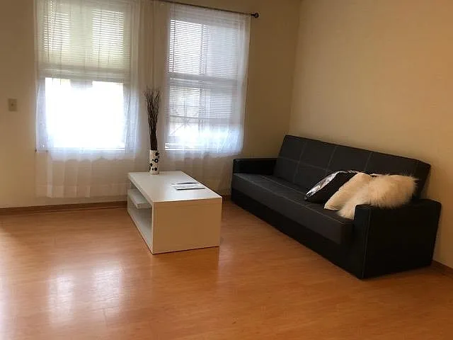 3 bed, 1.5 bath, 1200 sqft, $2,800 — Photo 4