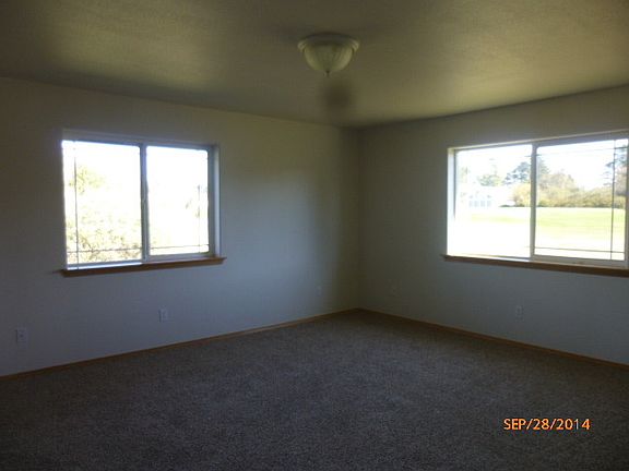 5th image of 300 Canal Dr NE