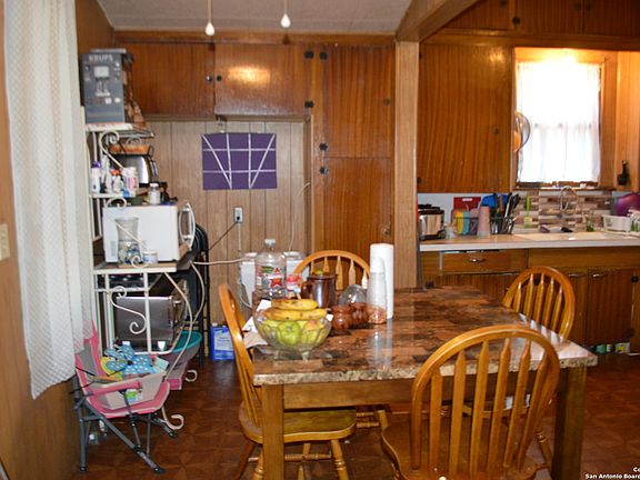 5th image of 152 GRAPELAND AVE