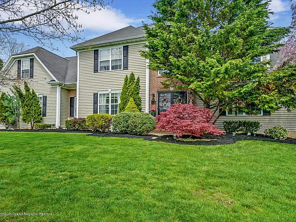 2nd image of 1442 Oakwood Hollow Ln