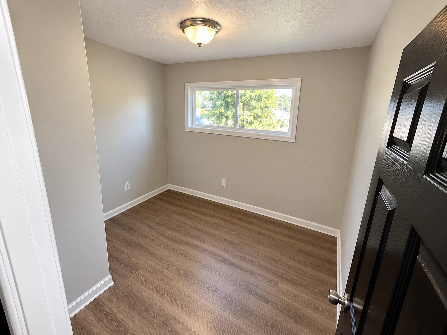For Lease — Photo 4
