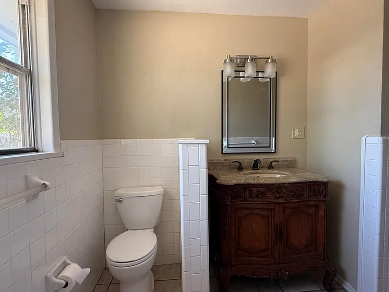 3605 42nd St — Photo 11