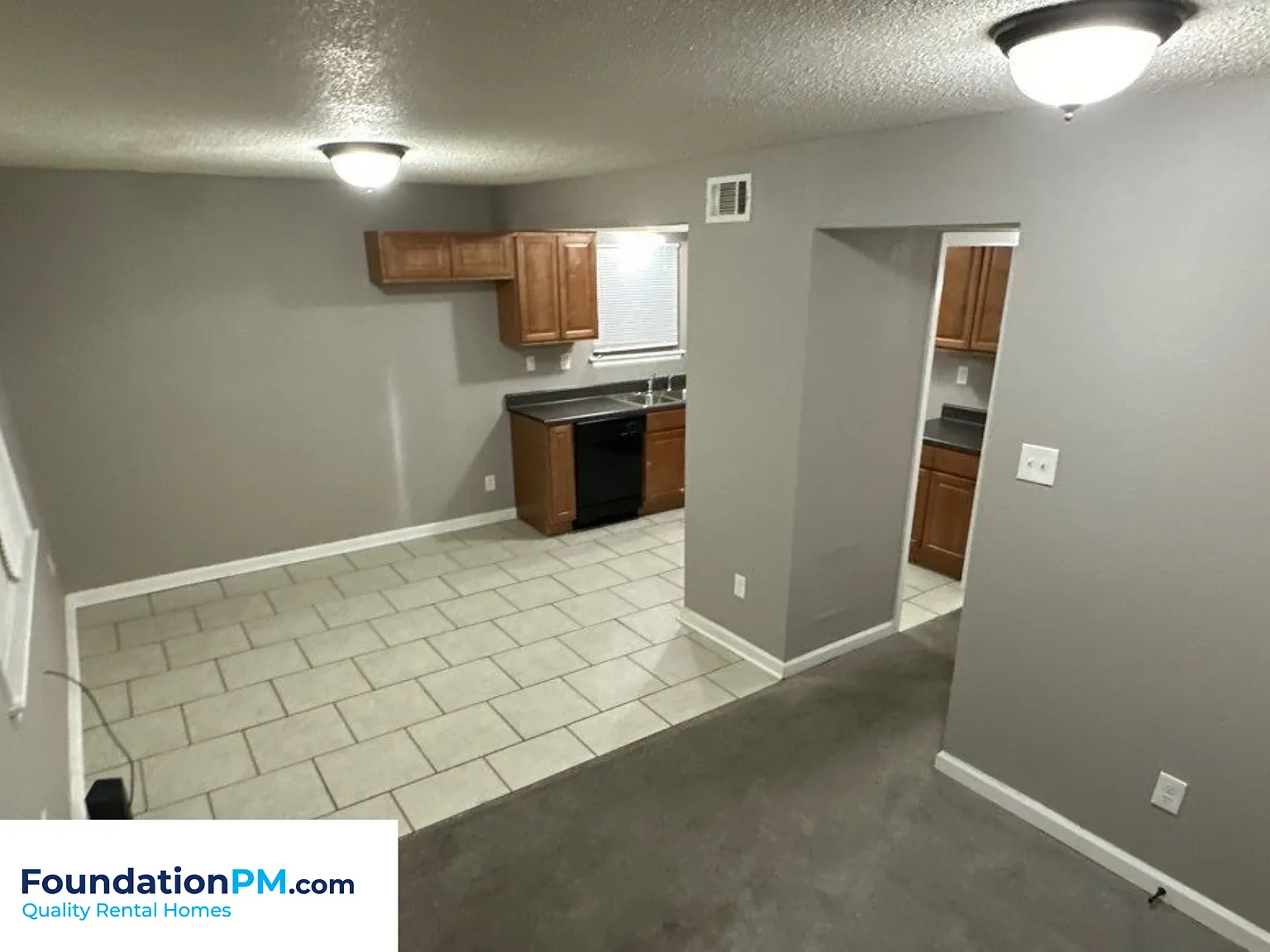 3760/3762 Maple Leaf Cove - 2 — Photo 4
