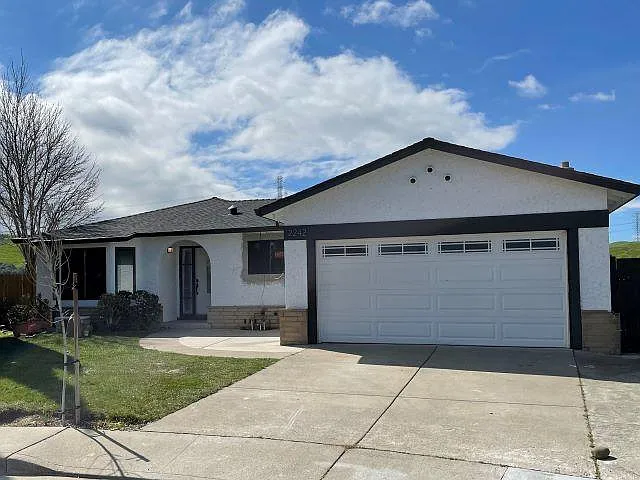 2242 Westwood Ct photo 1