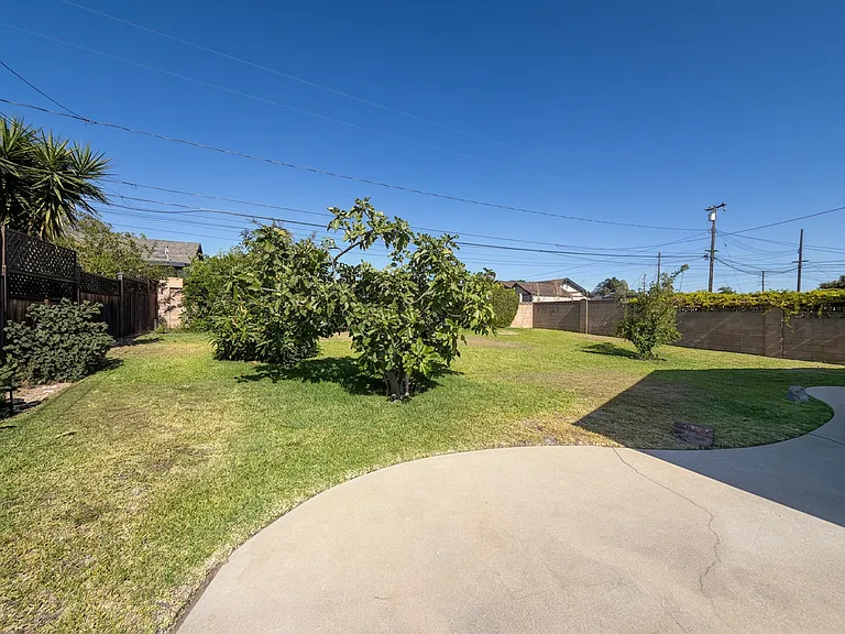 962 N Calmgrove Ave — Photo 74