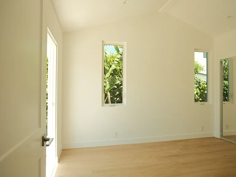 4313 1/2 Kenwood Ave — Photo 19