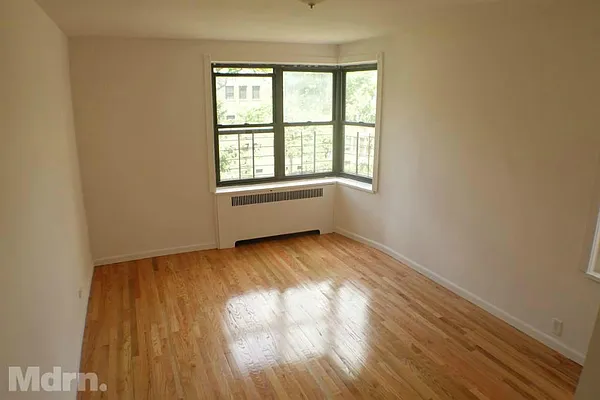 Rented by Mdrn Residential | media 4