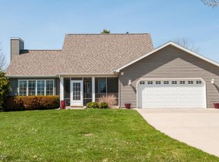 335 73rd St NW, Rochester, MN 55901