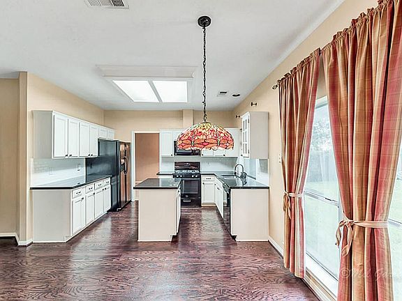 4th image of 17919 Scenic Oaks Dr