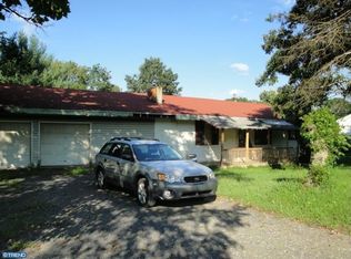 15 Pine View Ln, Orwigsburg, PA 17961