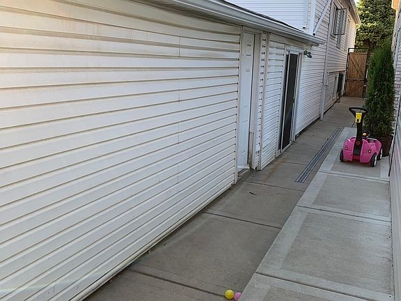 5th image of 2523 S Hillock Ave