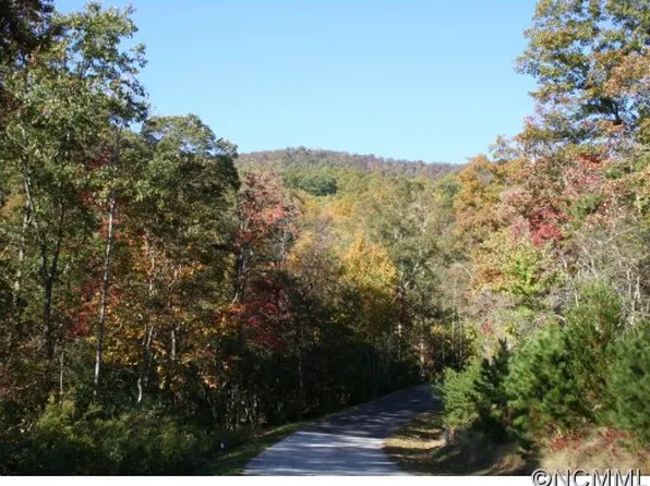 707 Streamside Dr, Arden, NC 28704