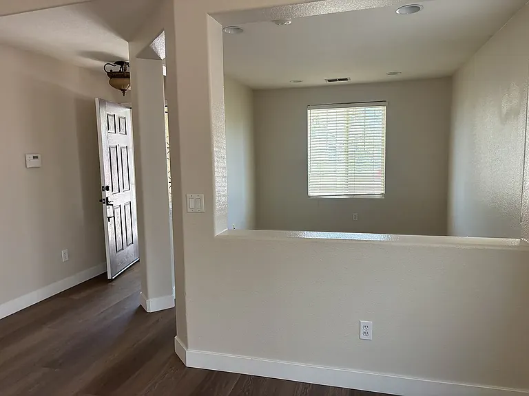 2201 Lenay Way — Photo 2
