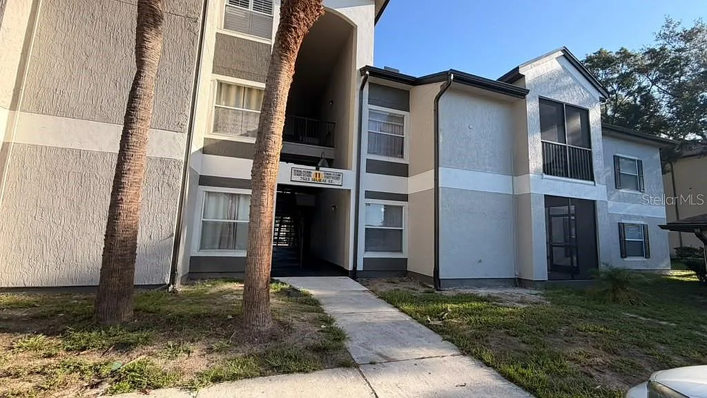 4 bed, 2.0 bath, 1323 sqft, $2,500 — Photo 1