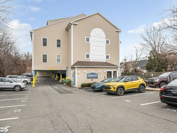 39 Broadway APT 305, Malden, MA 02148