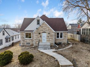 915 Thomas Ave N, Minneapolis, MN 55411