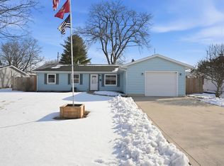 104 Rolling Hills Ave, Columbia City, IN 46725