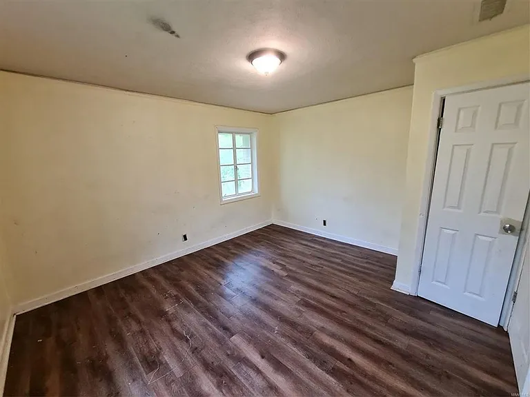 1220 Lynwood Dr — Photo 31