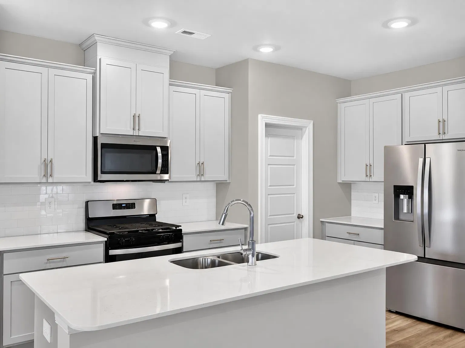 3 bed, 1700 sqft, $1,895 — Photo 1
