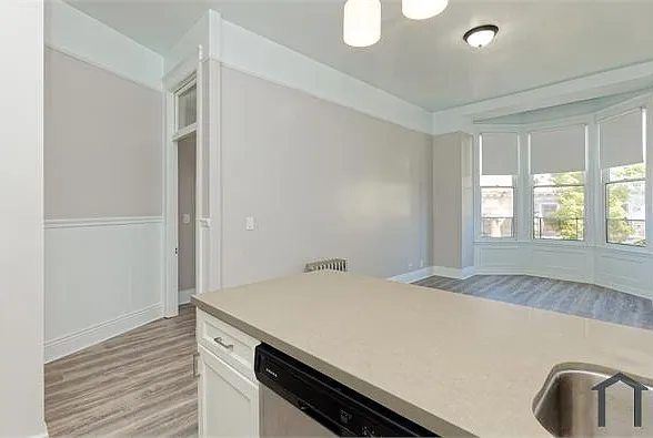 337 Georgia St #202 — Photo 12