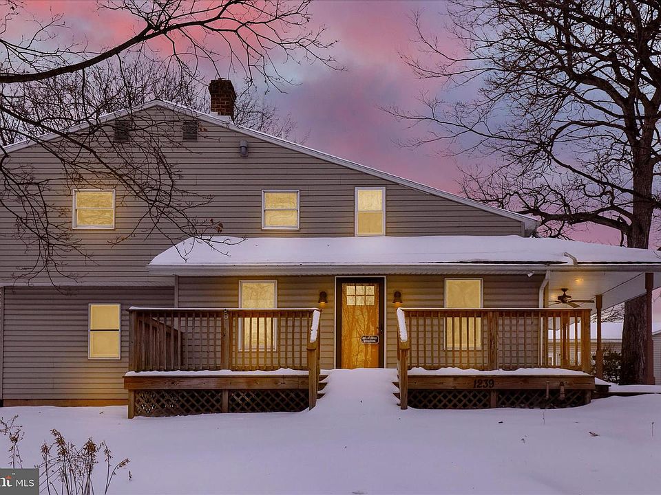 1st image of 1239 S Meadow Ln