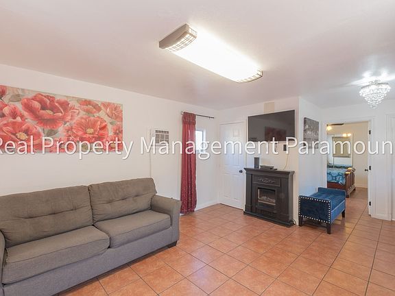 2nd image of 1362 E 61st St #1364-1/2
