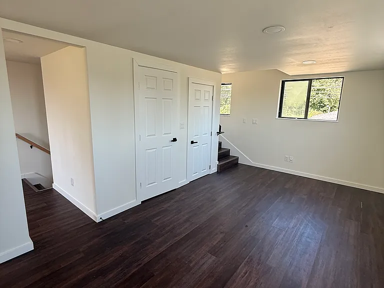 E Magnolia Ave — Photo 12
