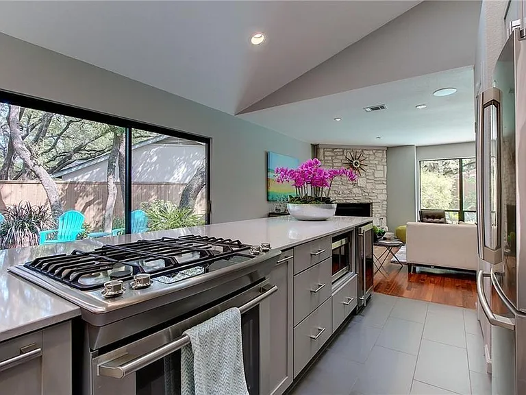 4007 Beaconsdale Dr — Photo 8