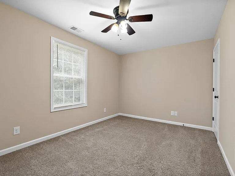 Appleton Dr - 614 (x4) — Photo 13