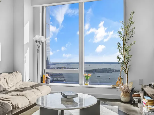 252 South Street image 7 of 24