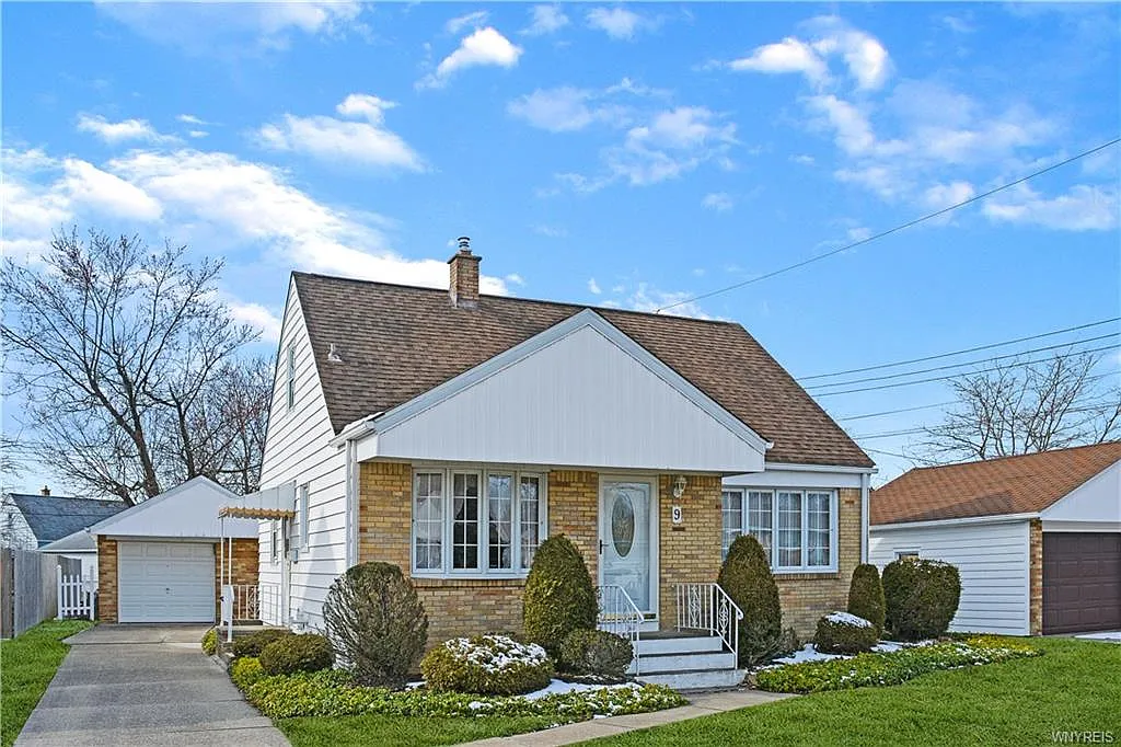 9 Ruth Dr photo 1