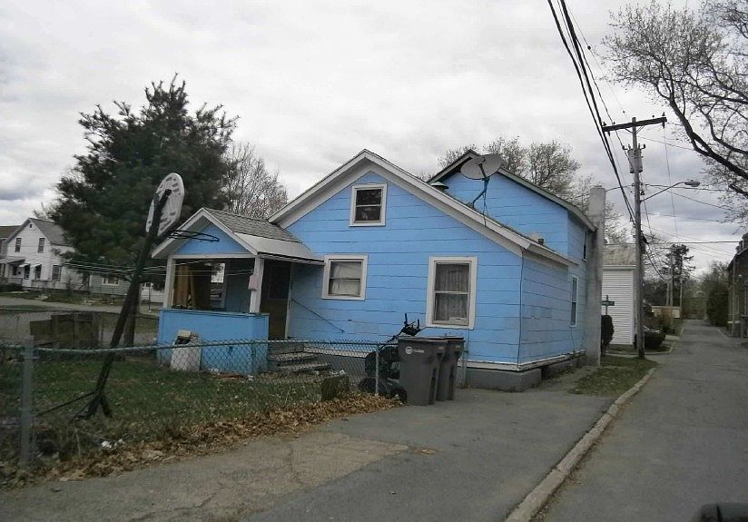 2nd image of 309 Curtis St