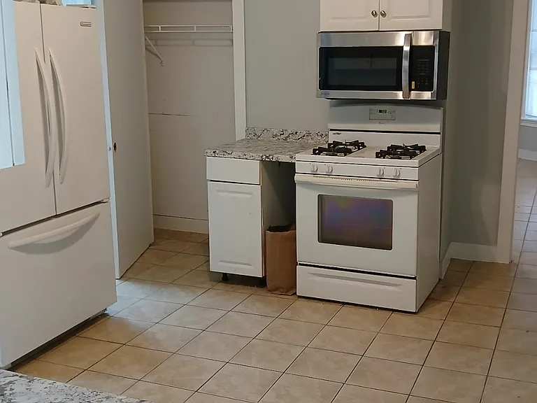 132 Cass St #1 — Photo 3