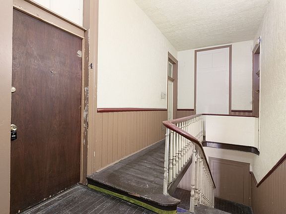 5th image of 822 E Carson St #4