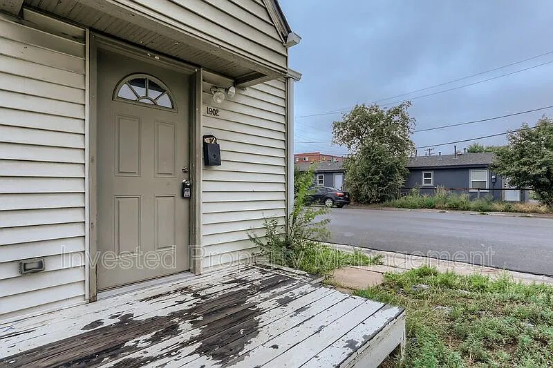 1 bed, 1.0 bath, 600 sqft, $950 — Photo 2