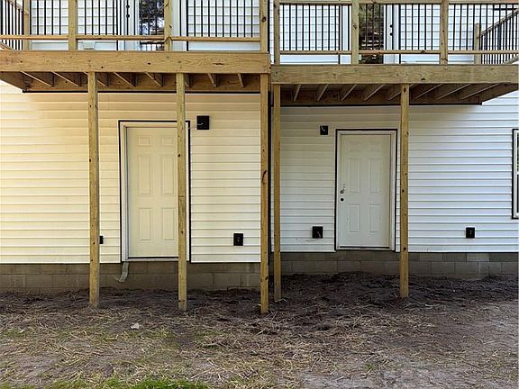 3rd image of 2001 Azalea Ave