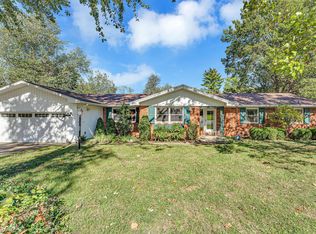 2413 S Claremont Cir, Springfield, MO 65804