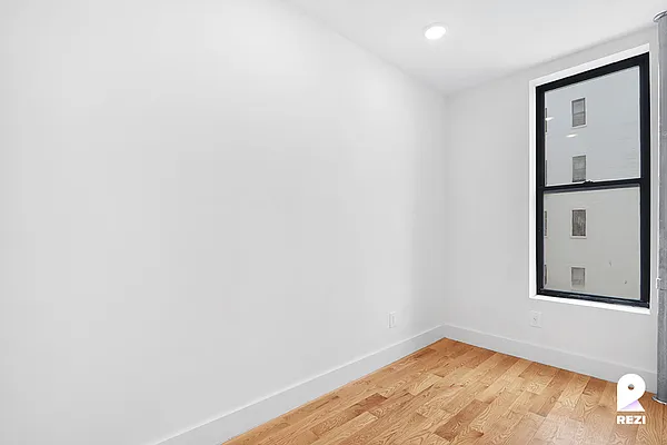 Rented by REZI | media 9