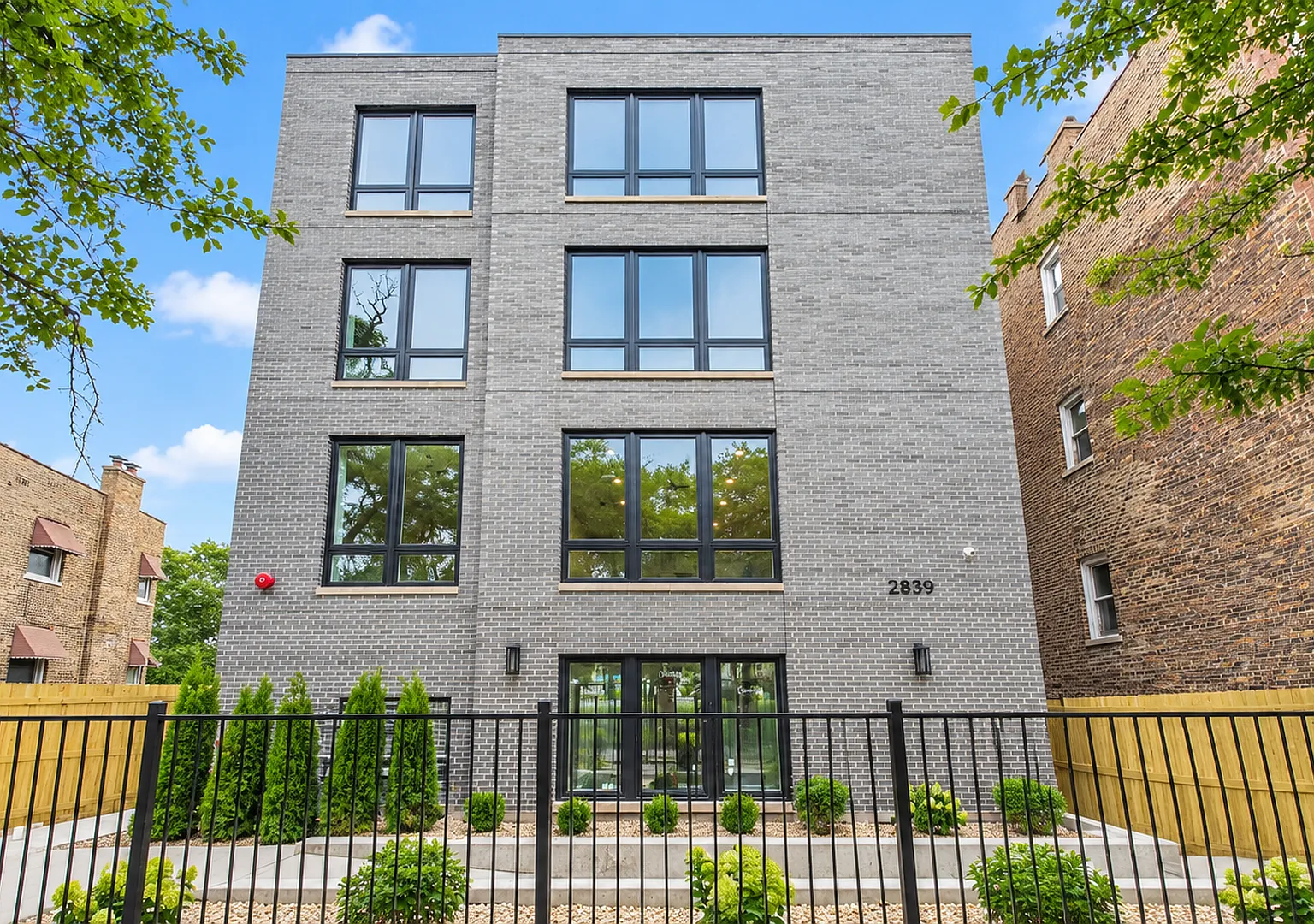 3 bed, 1200 sqft, $2,383 — Photo 1