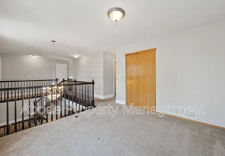 2214 Andrews St — Photo 24