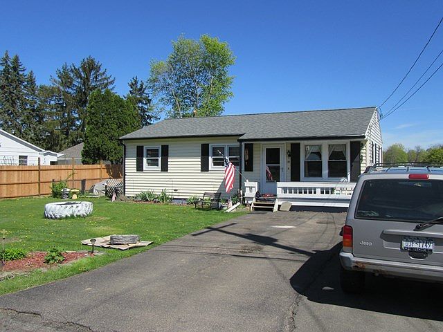 1st image of 103 N Sage St