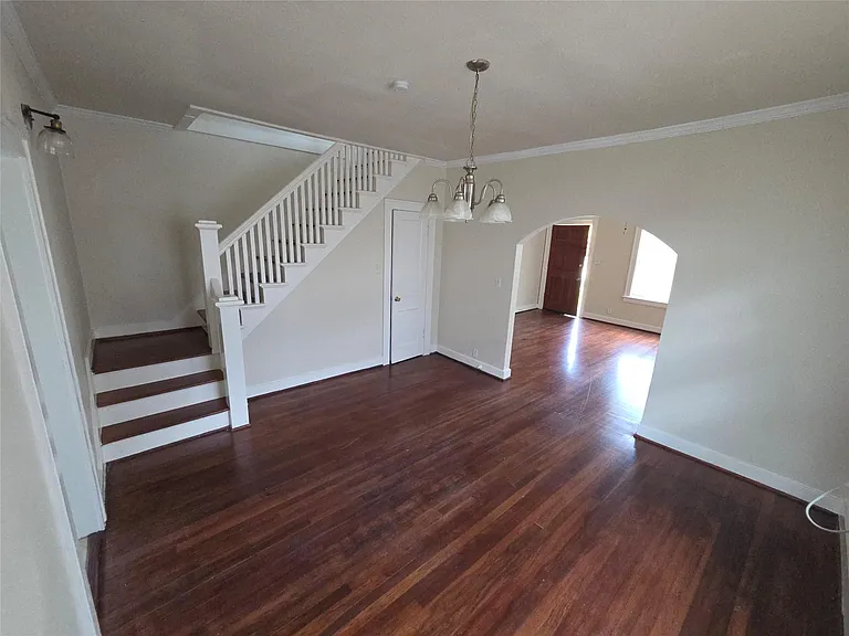 2805 Cleburne St — Photo 6