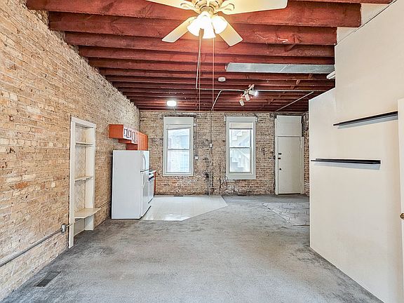 4th image of 747 N Damen Ave APT 1R