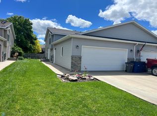 3372 10th St S, Moorhead, MN 56560