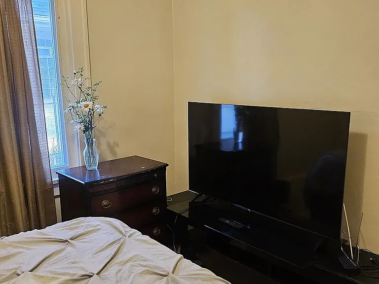 2759 Queen Ave N #1 — Photo 10