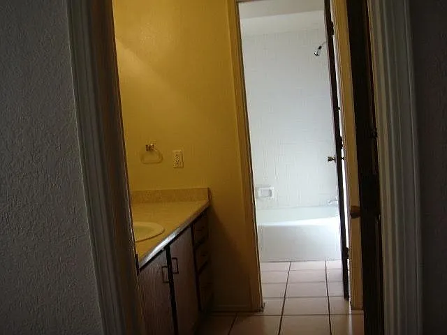 11009 Briarwood Ter NE — Photo 17