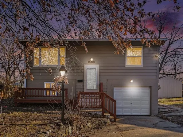 18407 E Lexington Rd, Independence, MO 64058