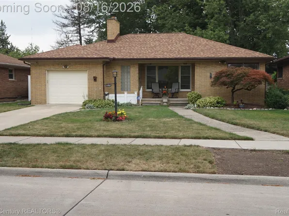 12831 Northfield Blvd, Oak Park, MI 48237