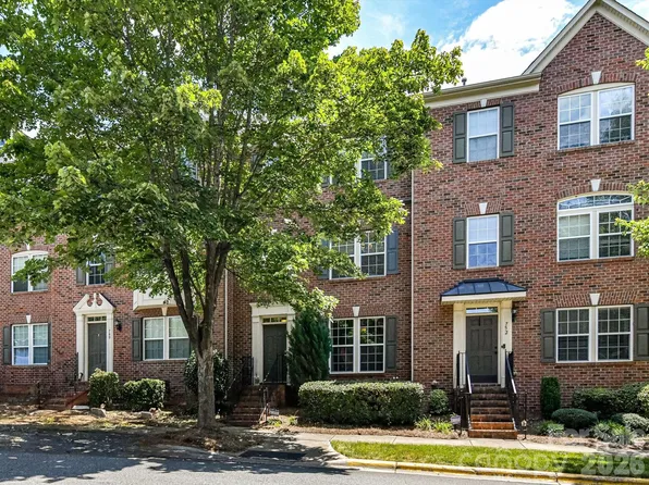 756 Naramore St, Davidson, NC 28036